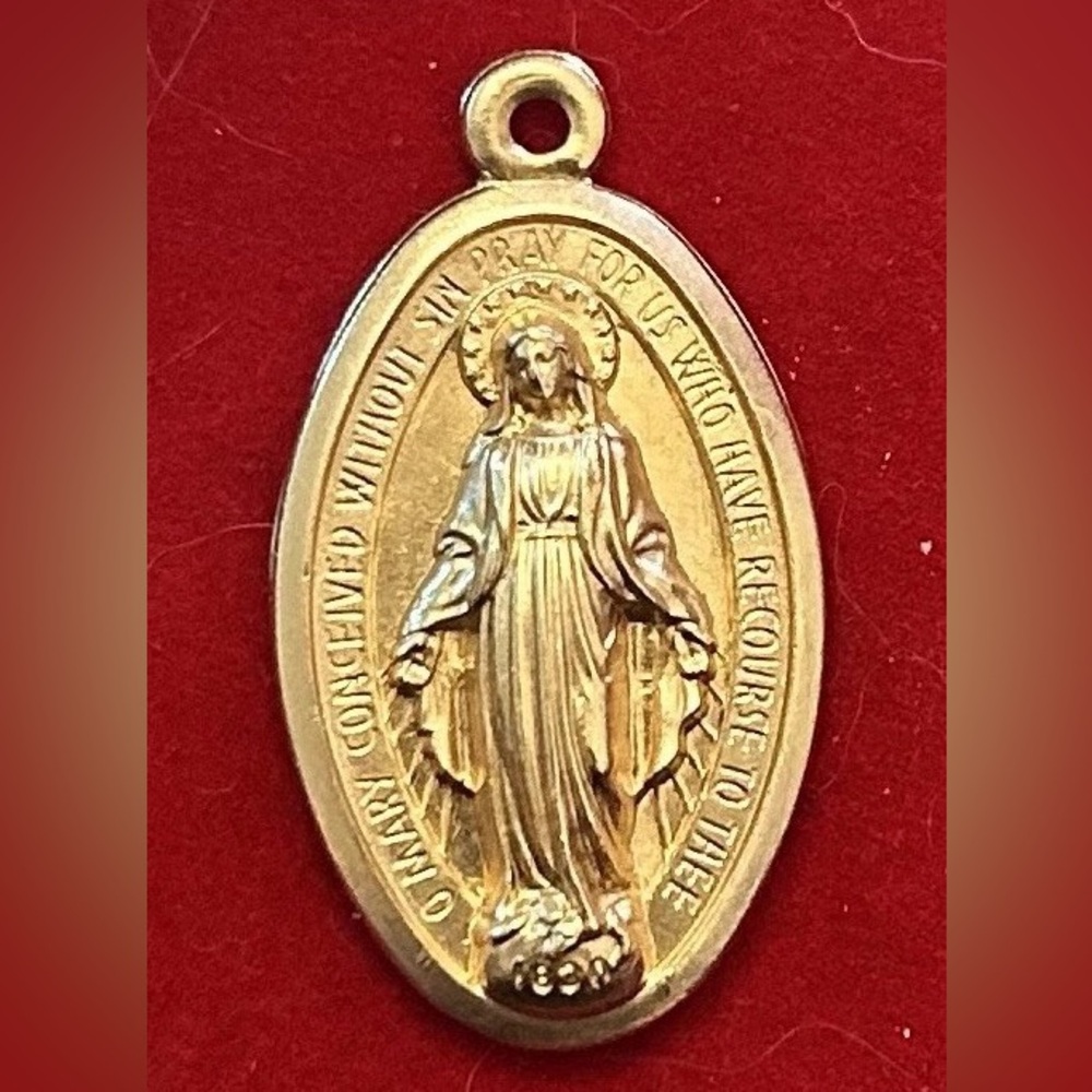 VTG 70'S MOTHER MARY OVAL CHARM RELIGIOUS  - GOLD FILLED 1/20 10K GF PENDANT